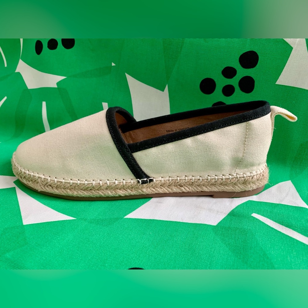 NWOT Espadrille Slip-On Flats Amazon Essentials Size 8 - Picture 3 of 9